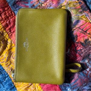 Coach Citron Green Leather Wristlet NWT